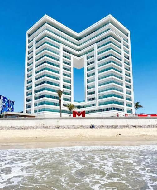 Condominio Torre Eme Frente Al Malecon Vista A La Ciudad Con Alberca Y Algo Al Mar Gimnacio Мазатлан Екстер'єр фото